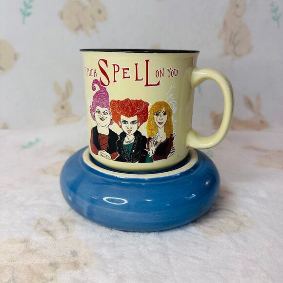 Disney Hocus Pocus "Put A Spell On You" Ceramic
20 Oz Camper Mug - Picture 1 of 7